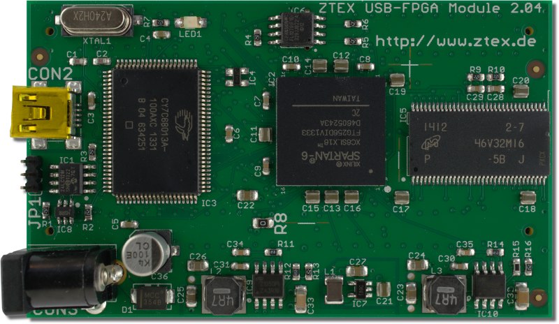 Oberseite des ZTEX FPGA-Boards mit Spartan 6 XC6SLX16, DDR SDRAM und USB 2.0